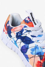 Load image into Gallery viewer, Camo Flower Running Shoes